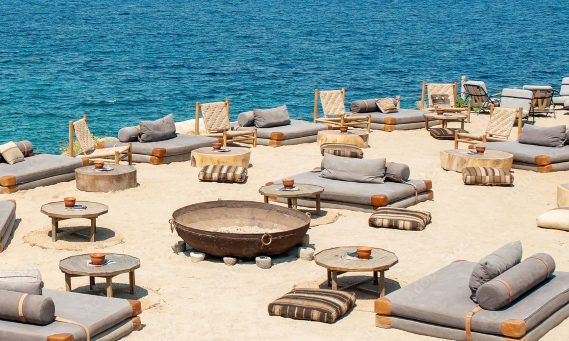 RESTAURANT RESERVATIONS APOLLO YARD VILLA MYKONOS